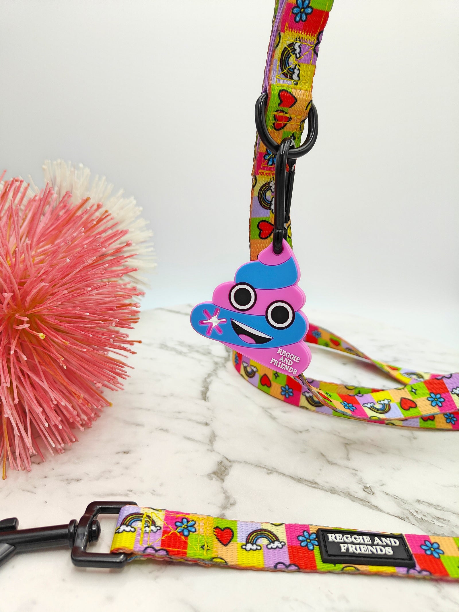 Dog hiking poop accessories - Reggie and Friends